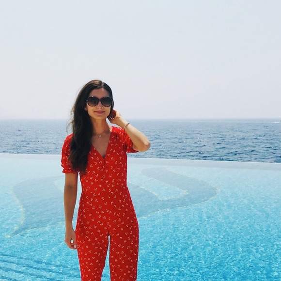 Meet your Posher, Sarah - Picture 1 of 1